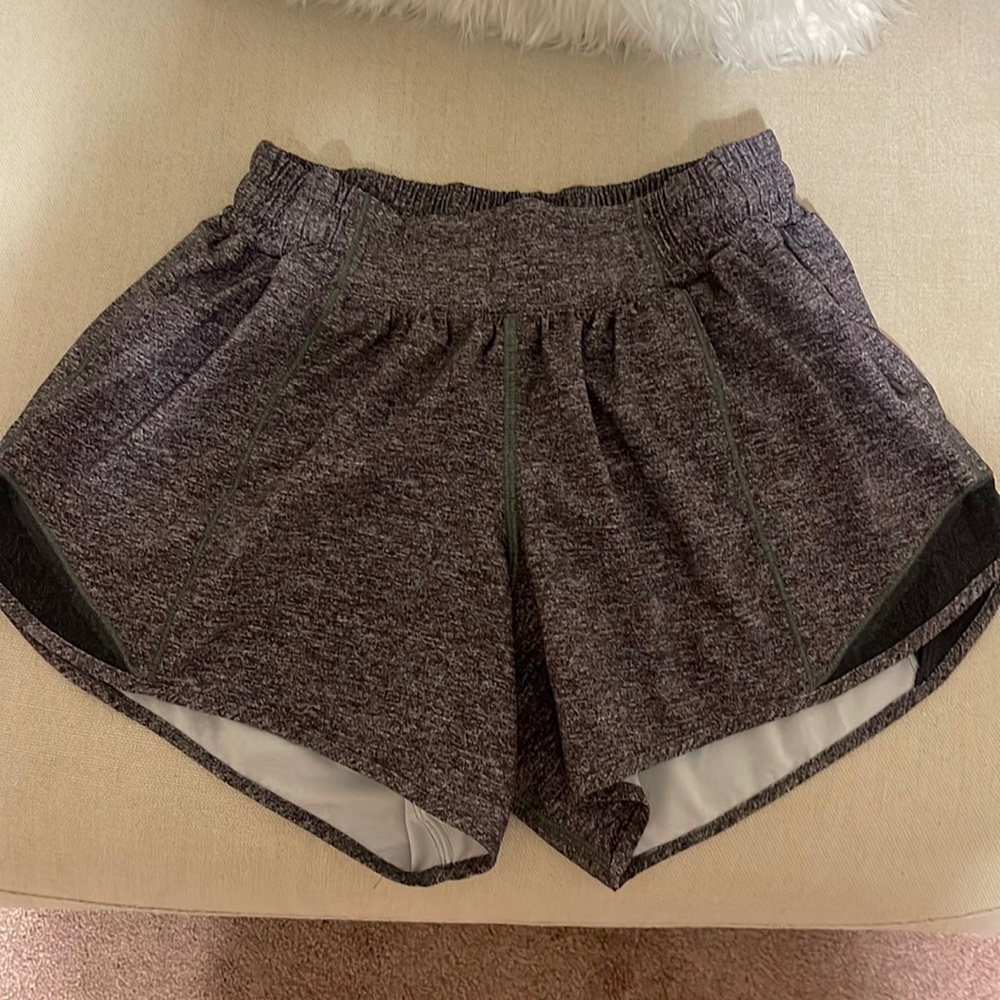 Lululemon Hotty Hot Low Rise Lined Short 2.5”- Heathered Gray